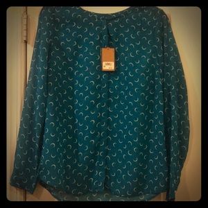 Light weight polyester shirt